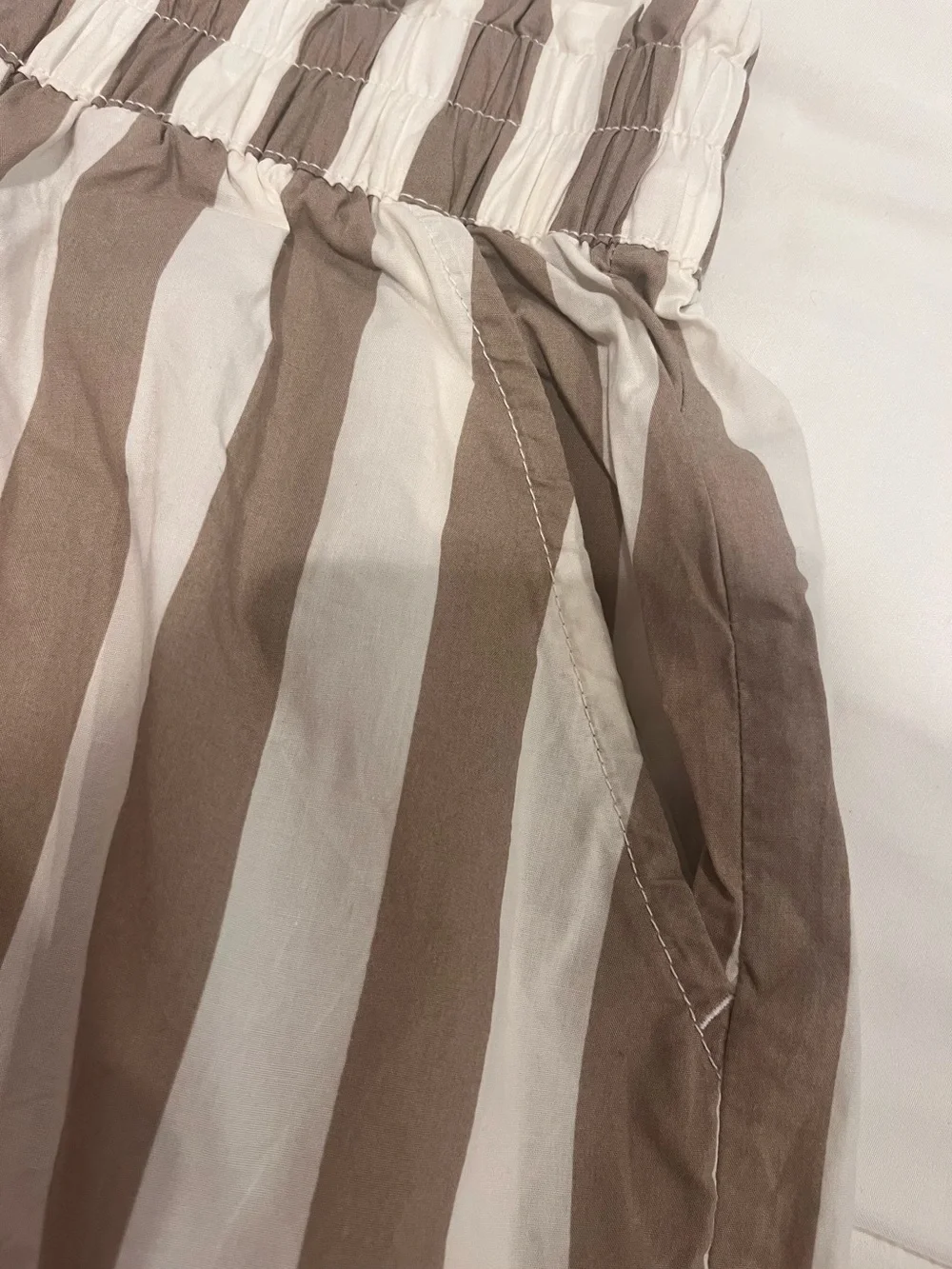 Aerie Striped Tan White Shorts SMALL Pockets Pull on Elastic Casual Boxer Lounge - Picture 3 of 8
